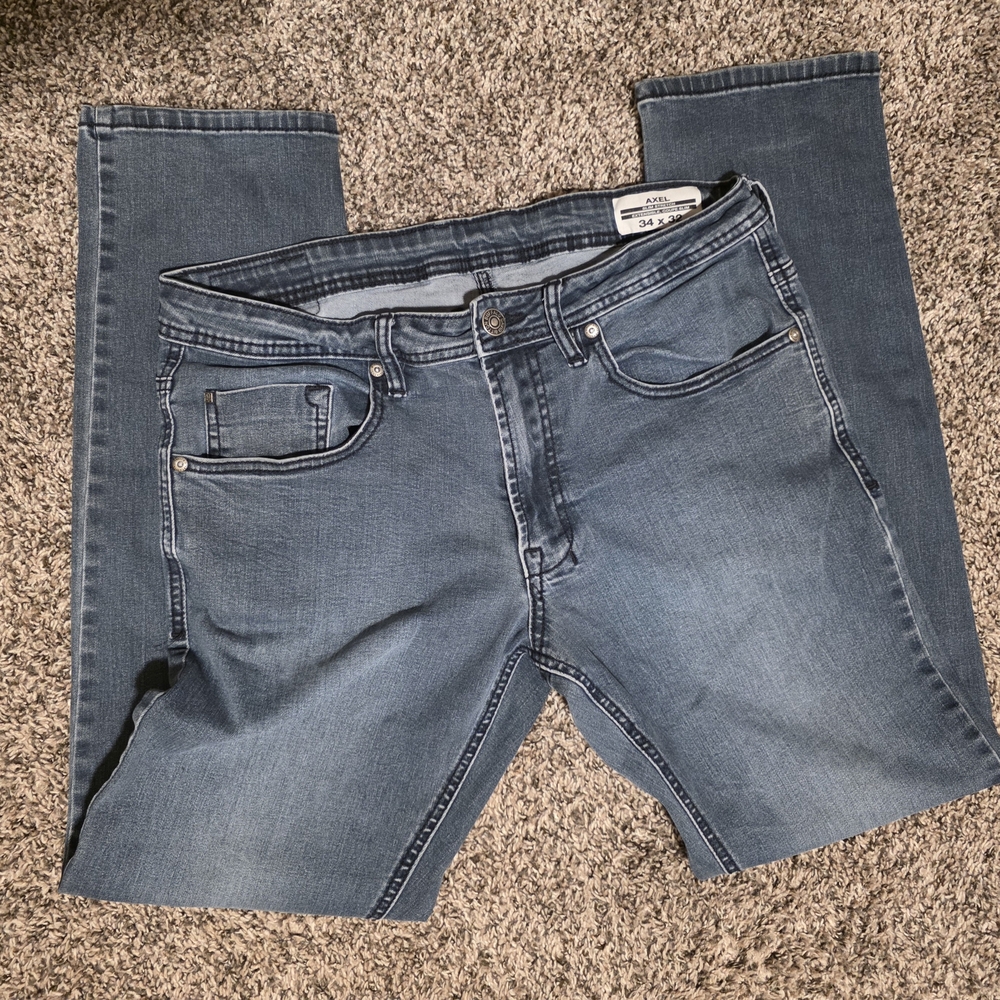 Buffalo David Bitton men's 34x32 Axel slim straight blue flex denim pants.